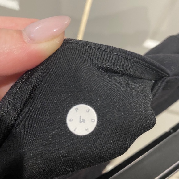 Lululemon crop leggings - Picture 5 of 6